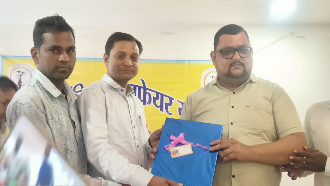 छ. ग.जर्नलिस्ट वेलफेयर यूनियन रायपुर की प्रदेश कार्यकारिणी की बैठक होटल महेंद्रा में सम्पन्न…