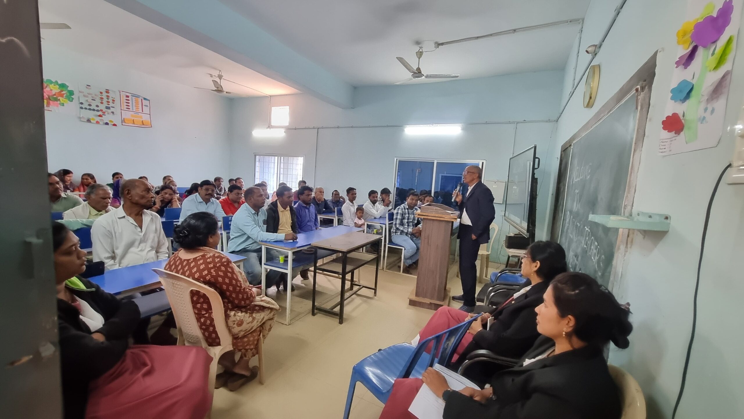 स्वामी आत्मानंद उत्कृष्ट विद्यालय पवनी में पालक-बालक-शिक्षक बैठक संपन्न…